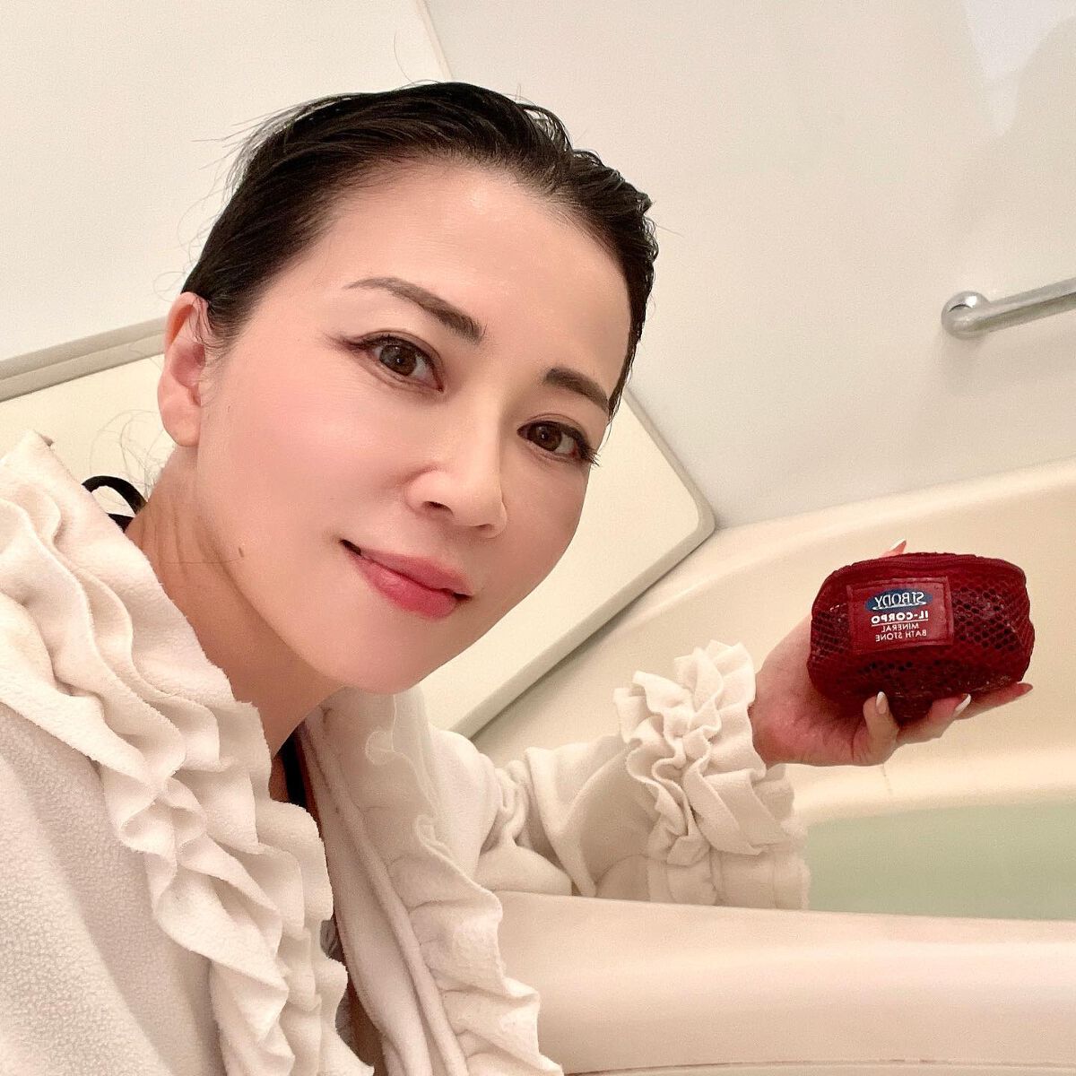 Shiho Arai on LIPS 「・・明けましておめでとうございます。本年もどうぞよろしくお願い..」(1枚目)