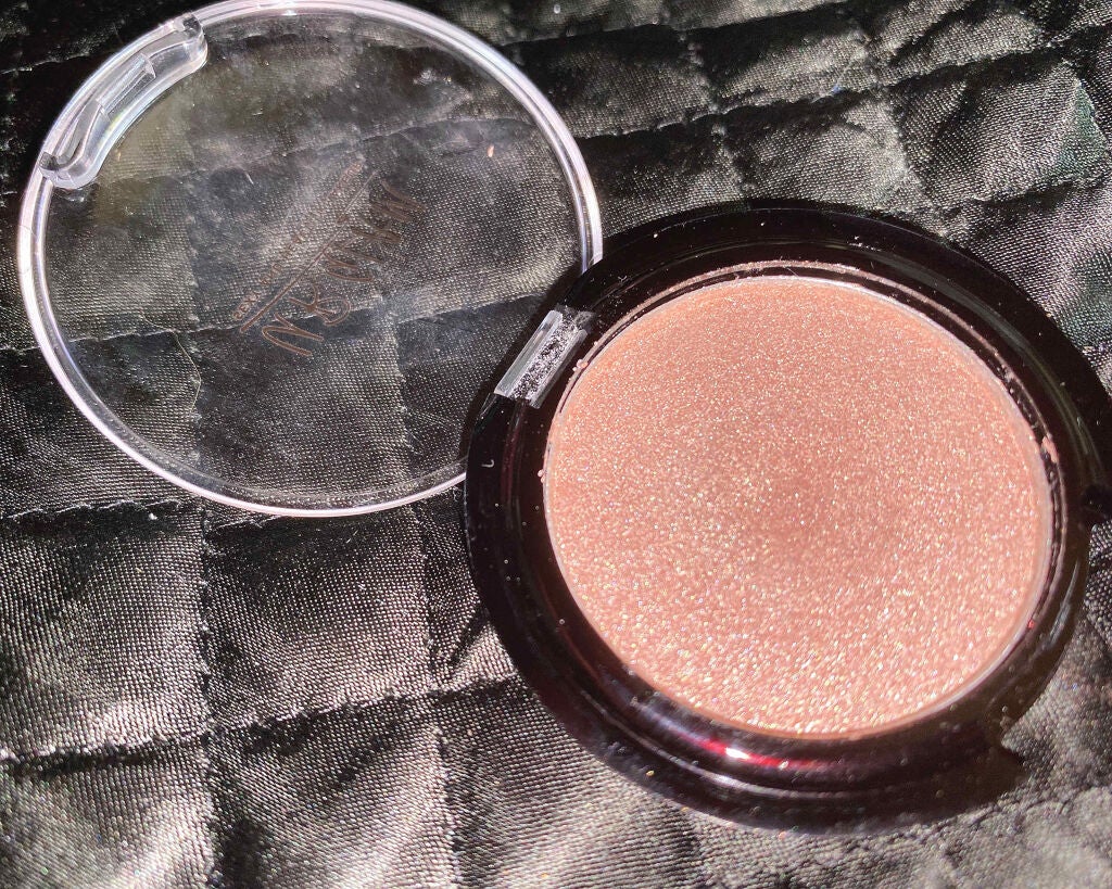 UR GLAM バウンシーハイライター/U R GLAM/パウダーハイライトを使ったクチコミ(1枚目)