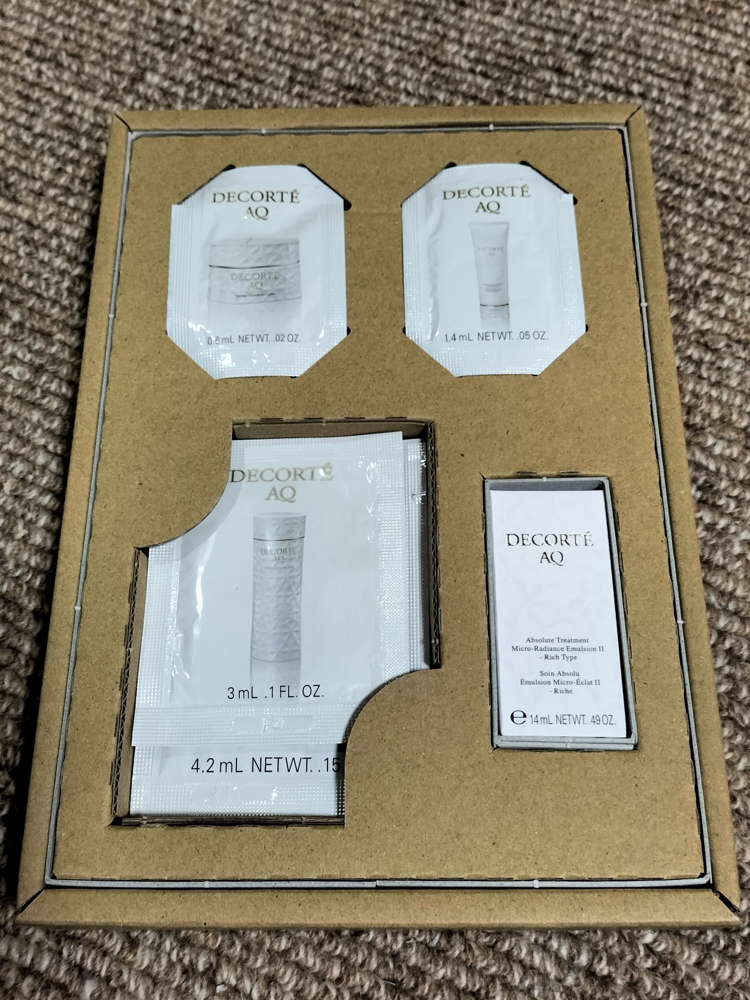 AQ アブソリュート エマルジョン マイクロラディアンス Ⅱ/DECORTÉ/乳液を使ったクチコミ（3枚目）