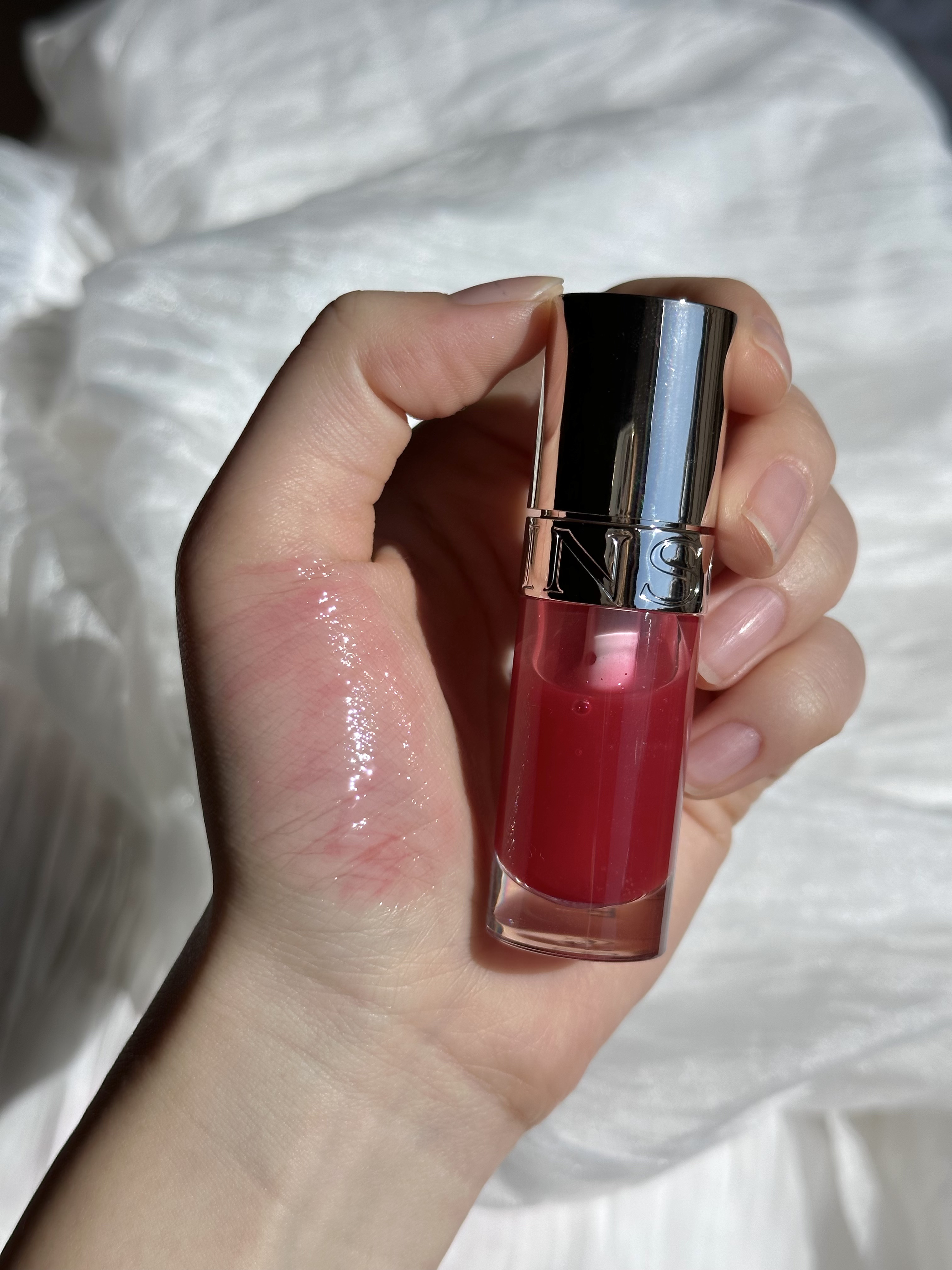 リップコンフォートオイル 03 チェリー/CLARINS/リップグロスを使ったクチコミ（3枚目）