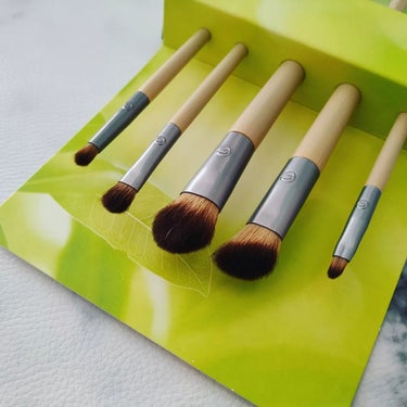 Daily Defined Eye Brush Set, 5 Piece Set & Storage Tray/EcoTools/メイクブラシを使ったクチコミ（2枚目）