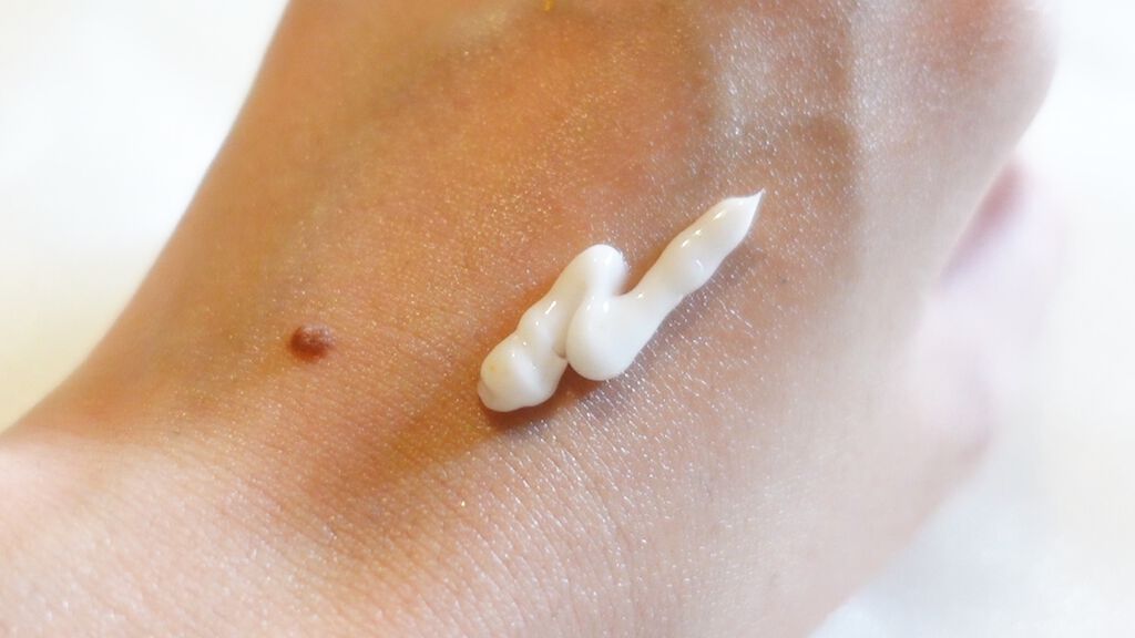 ユースエイジゴールドアイクリーム/SNP/アイケア・アイクリームを使ったクチコミ（3枚目）