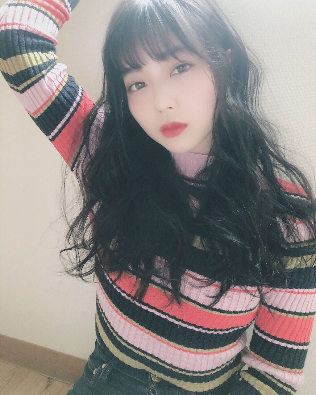 黒髪で垢抜ける方法を指南!髪の長さ・年代別にヘアスタイルを紹介《メイクのコツも》のサムネイル