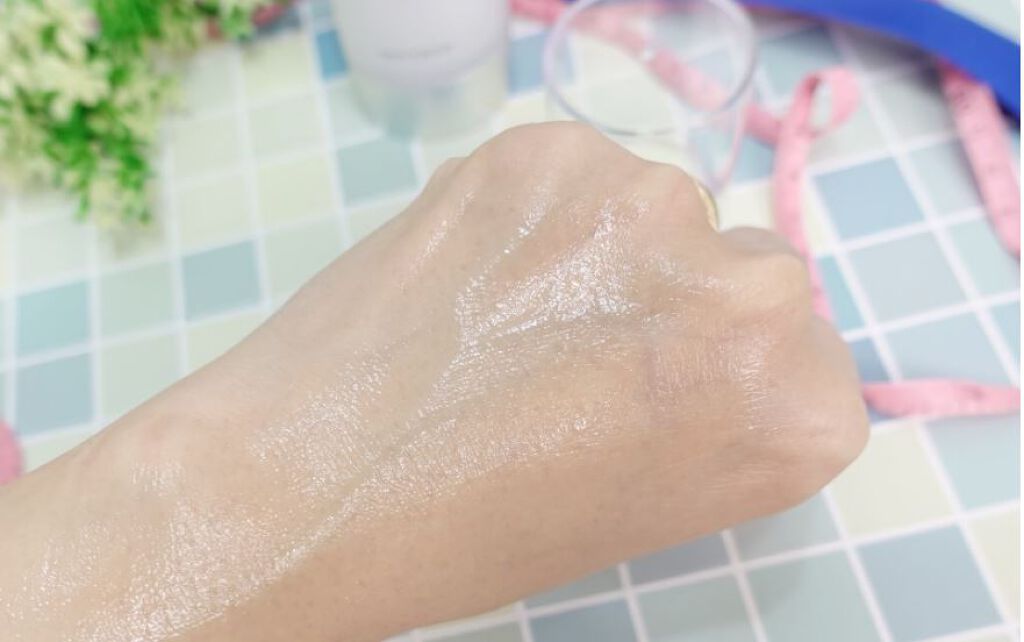 WAKAOCELL ワカオリービングローションのクチコミ「「乾燥肌におすすめの乳液！」

ワカオセルのローション（乳液）にオイリーさはいらない。みず.....」（2枚目）