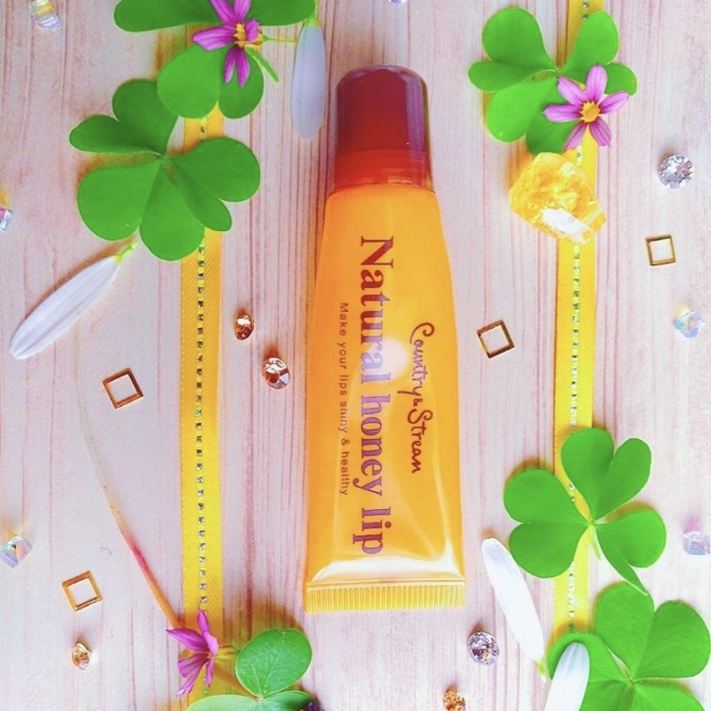 乾燥する季節でもへっちゃら!唇をうるおす高保湿なリップクリーム♡のサムネイル