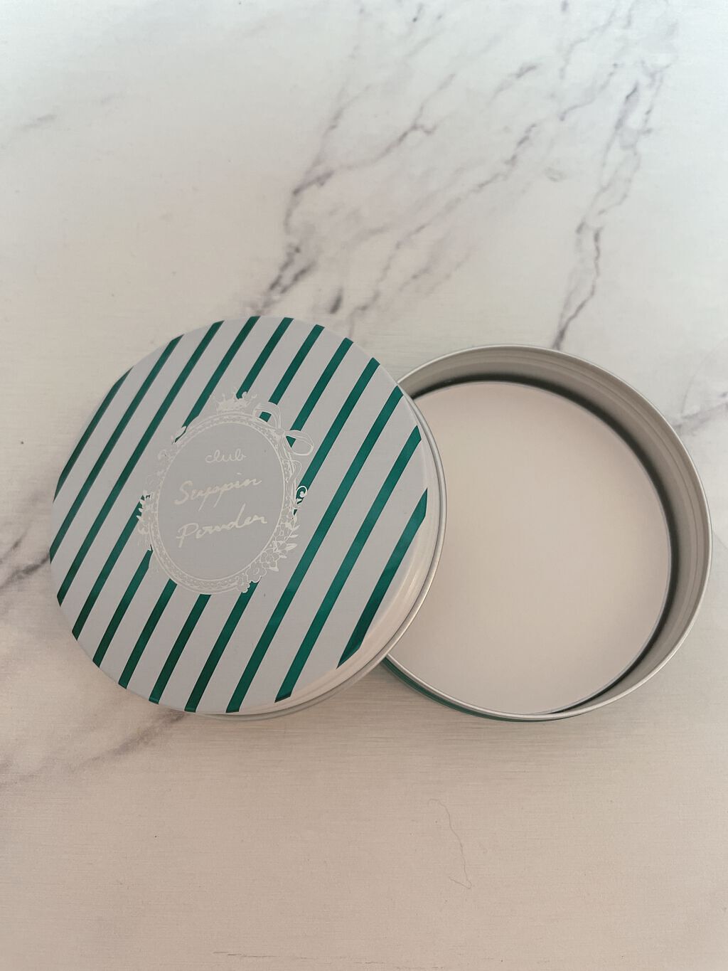 すっぴんパウダーB ナチュラルCICAハーブの香り D/クラブ/プレストパウダーを使ったクチコミ（2枚目）