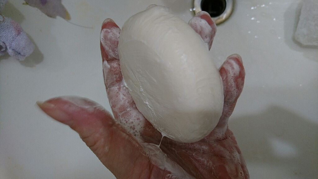 AQ MW フェイシャル バー/DECORTÉ/洗顔石鹸を使ったクチコミ(3枚目)