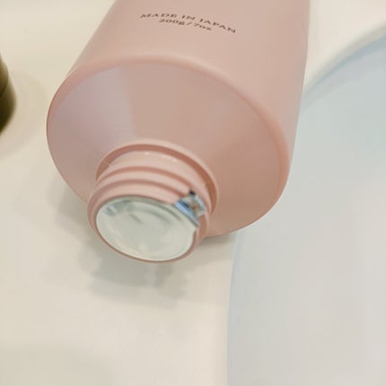 モイストアップ ジェル シャンプー/トリートメント/fuettarich (フエッタリッチ)/サロンシャンプーを使ったクチコミ(4枚目)