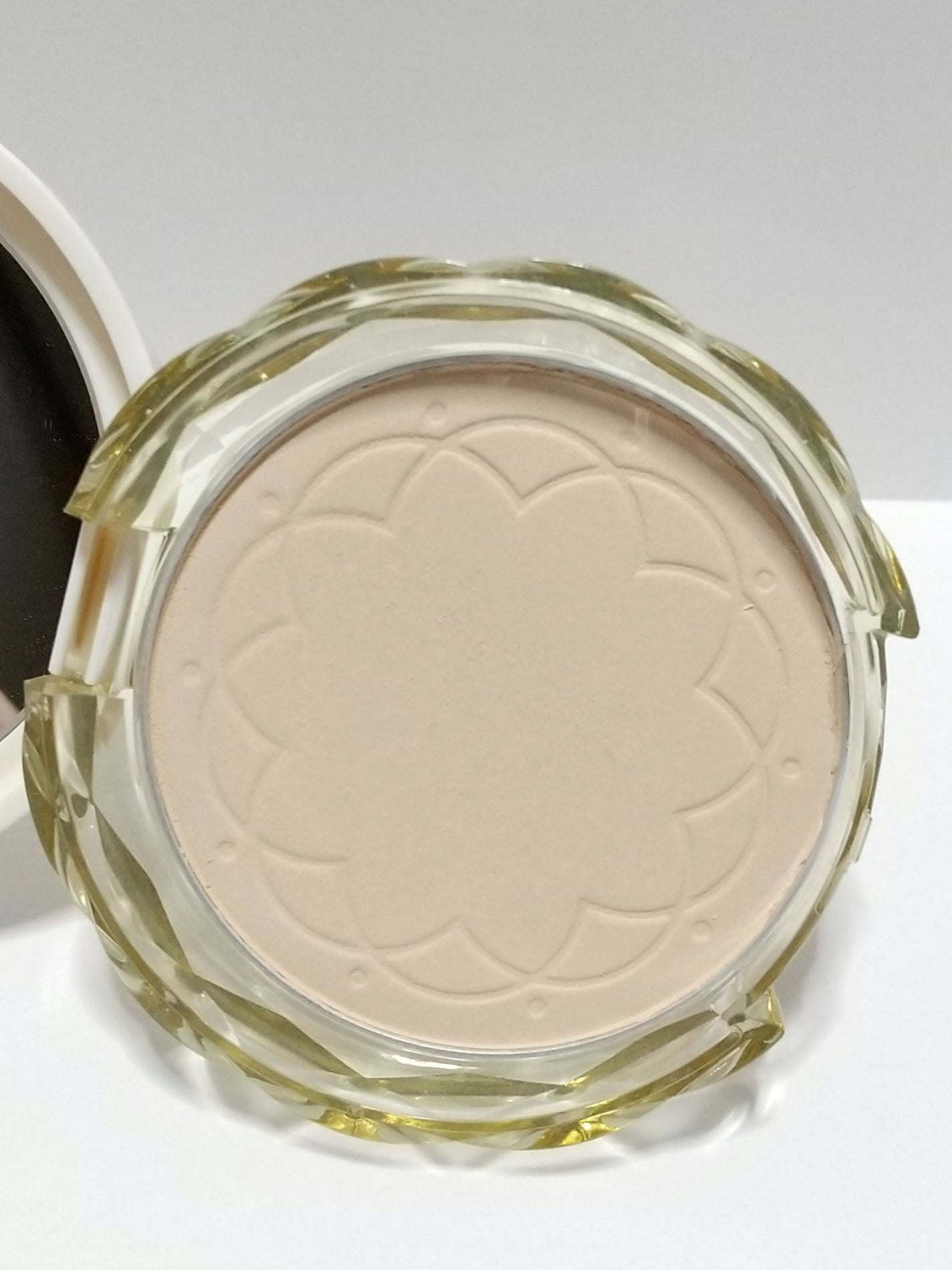 UVシルクカバーパウダー/CEZANNE/プレストパウダーを使ったクチコミ(4枚目)