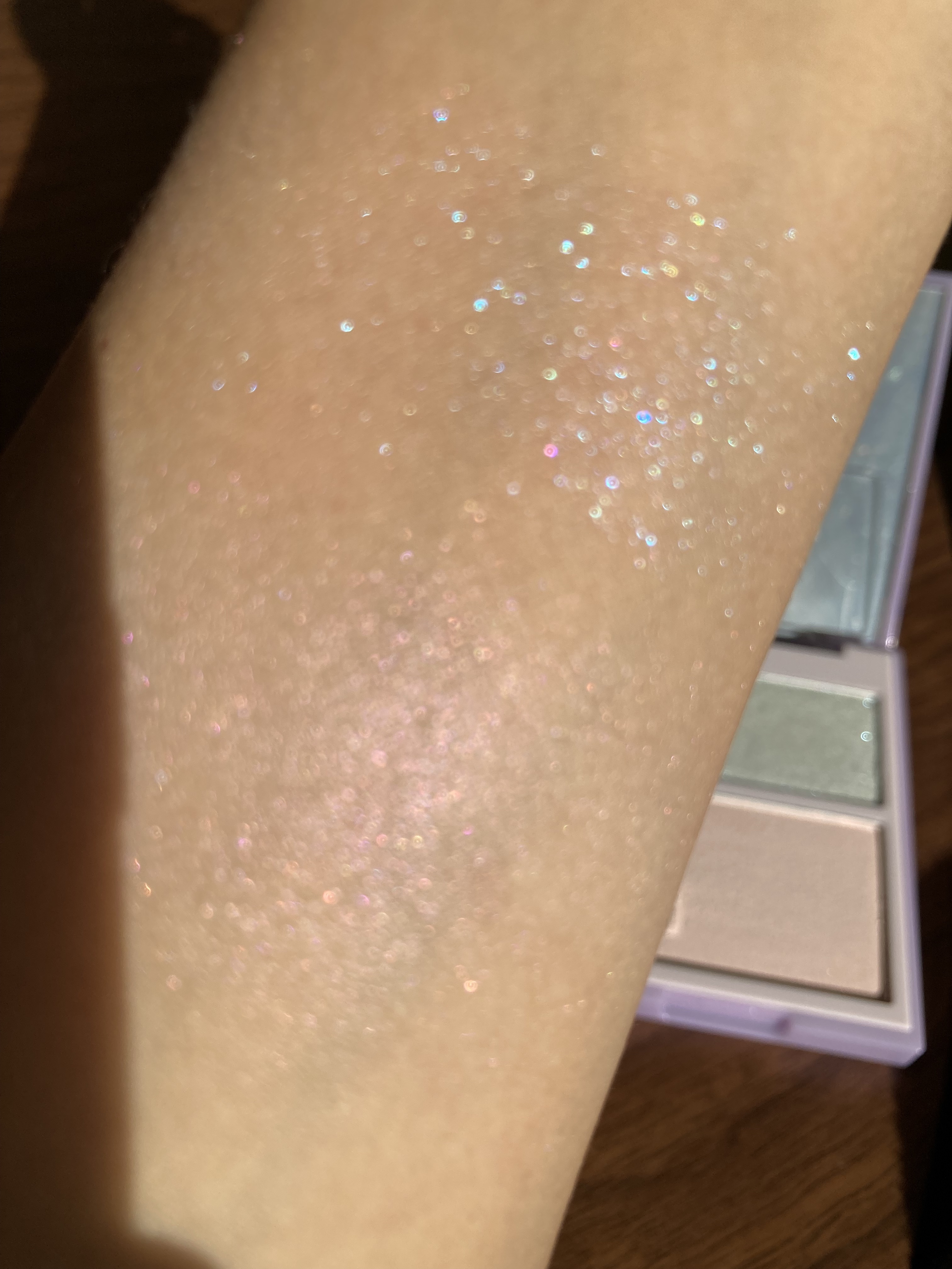 トゥルーディメンションレイヤリングハイライター H001 オーロラ・イン・ザ・スカイ/hince/パウダーハイライトを使ったクチコミ（3枚目）