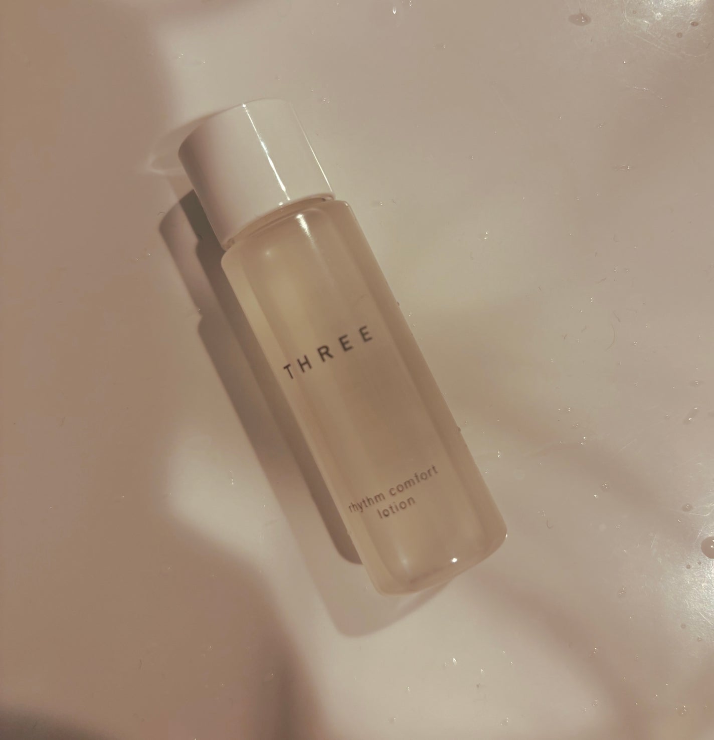 ぽむ♡フォロバ100% on LIPS 「スーッとハーブ🌿のような香りとつけ心地。肌の赤みを鎮めてくれる..」(1枚目)