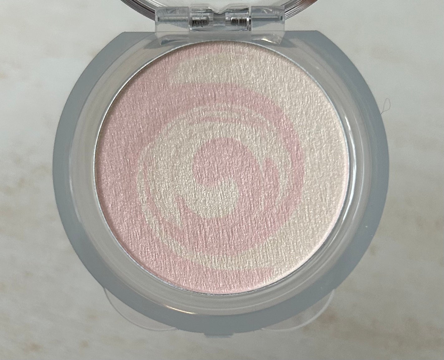 マーブルハイライター/キスミー フェルム/プレストパウダーを使ったクチコミ(2枚目)