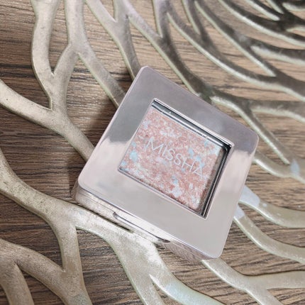 グリッタープリズム シャドウ/MISSHA/グリッターを使ったクチコミ(1枚目)