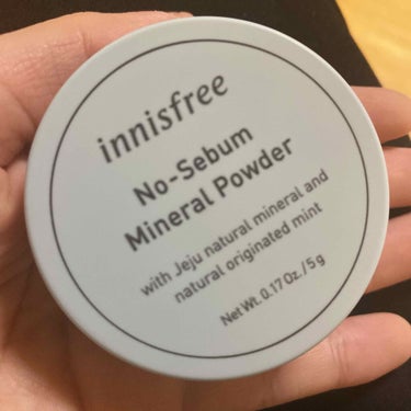 #ininnisfree
#ノーセバム ミネラルパウダー

これはすごい！マスクメイクにいいとのことで、先日コリアタウンで購入したけどアイラインも擦っても落ちない🥺

今からマスクで出かけますが、帰り際