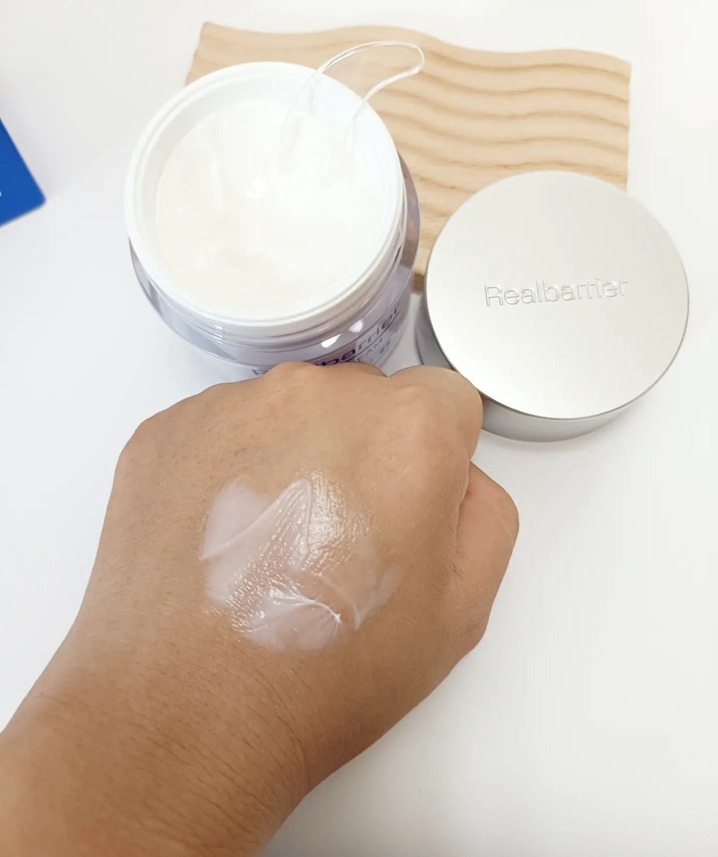 リアルバリア エクストリームクリーム オリジナル/Real Barrier/フェイスクリームを使ったクチコミ(3枚目)