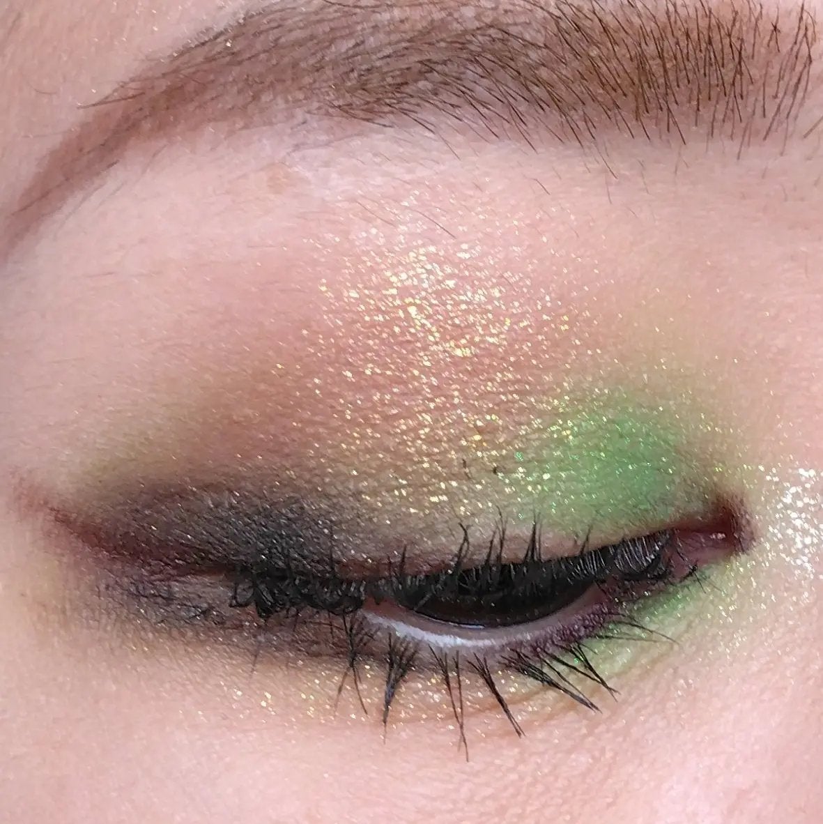 シャドーカスタマイズ (ブリリアントグリッター)/MAJOLICA MAJORCA/グリッターを使ったクチコミ(4枚目)