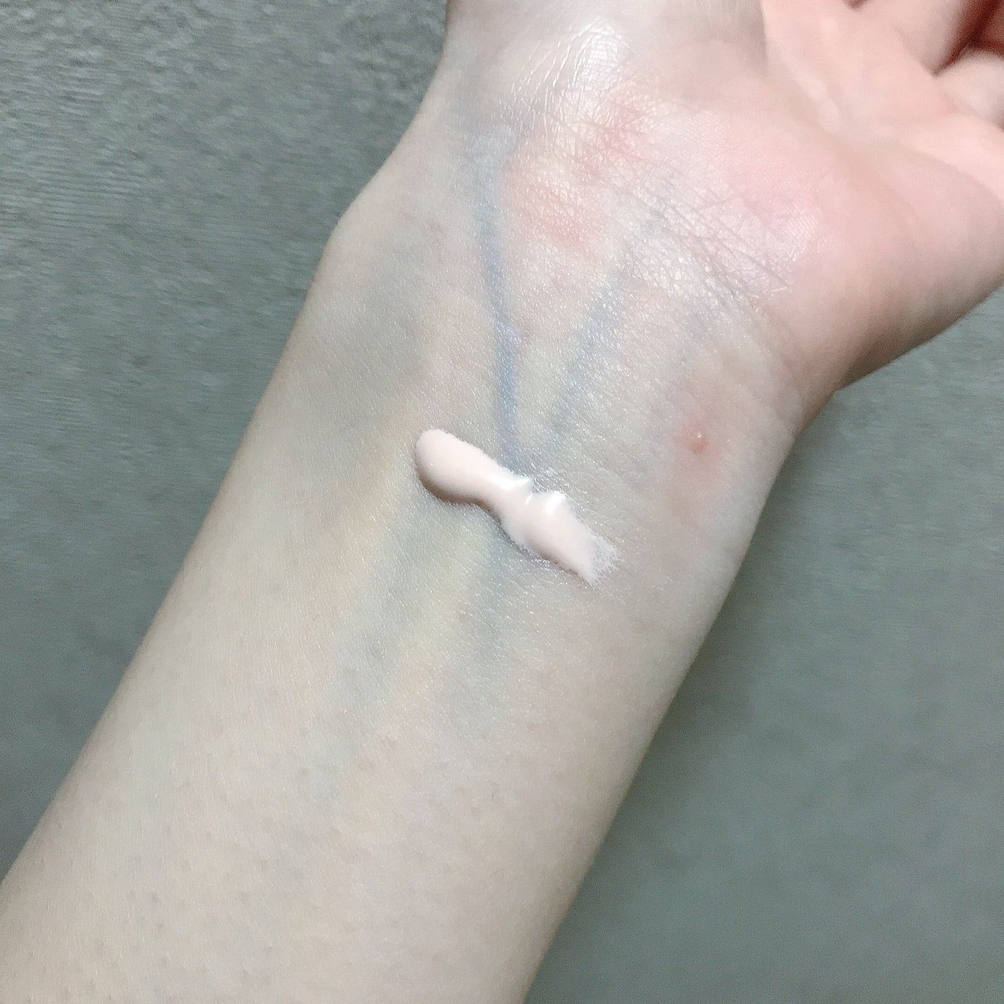 ウォータフルトーンアップサンクリーム/ダルバ/日焼け止めクリームを使ったクチコミ(3枚目)