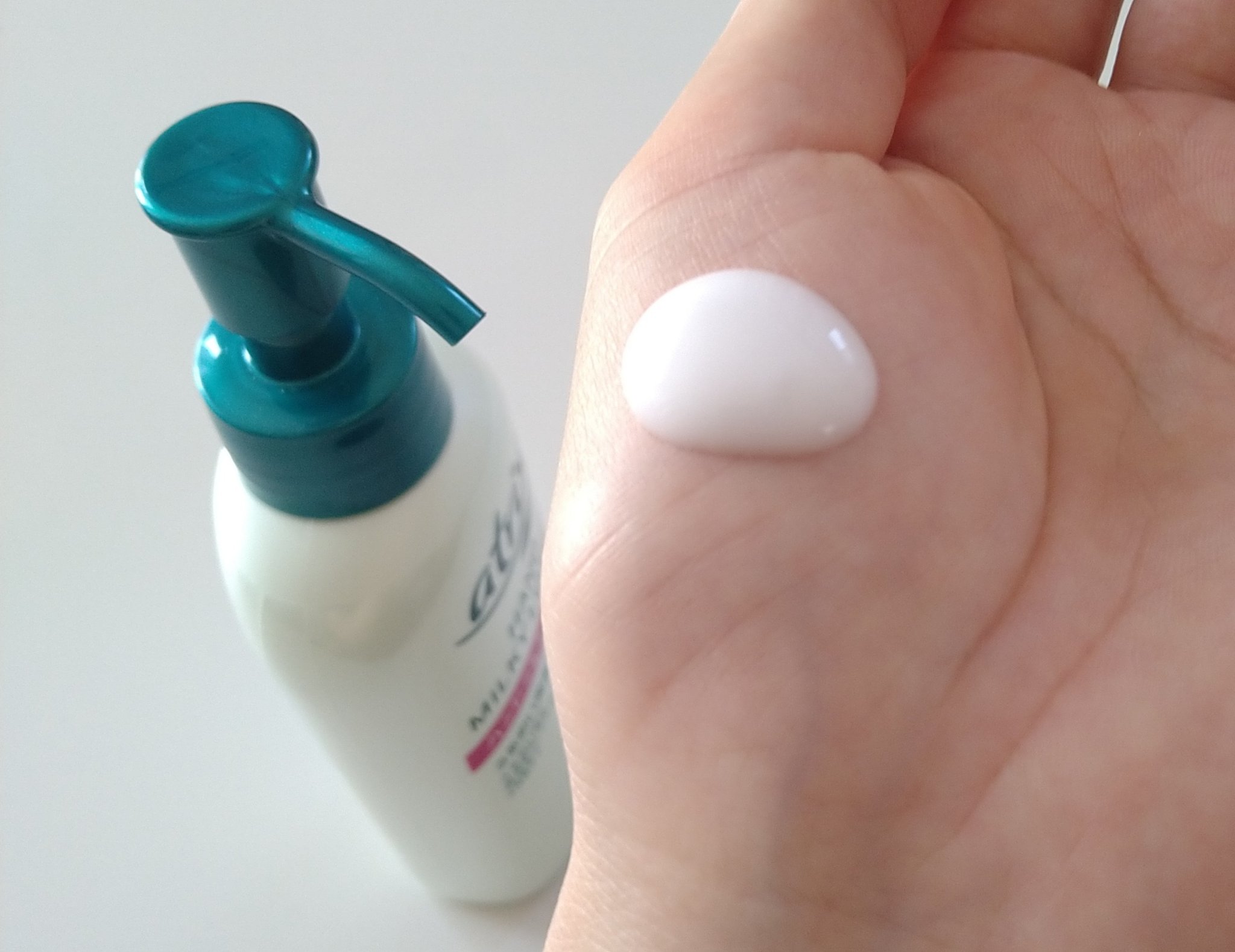 ハンドミルキーローション/アトリックス/ハンドクリームを使ったクチコミ（3枚目）