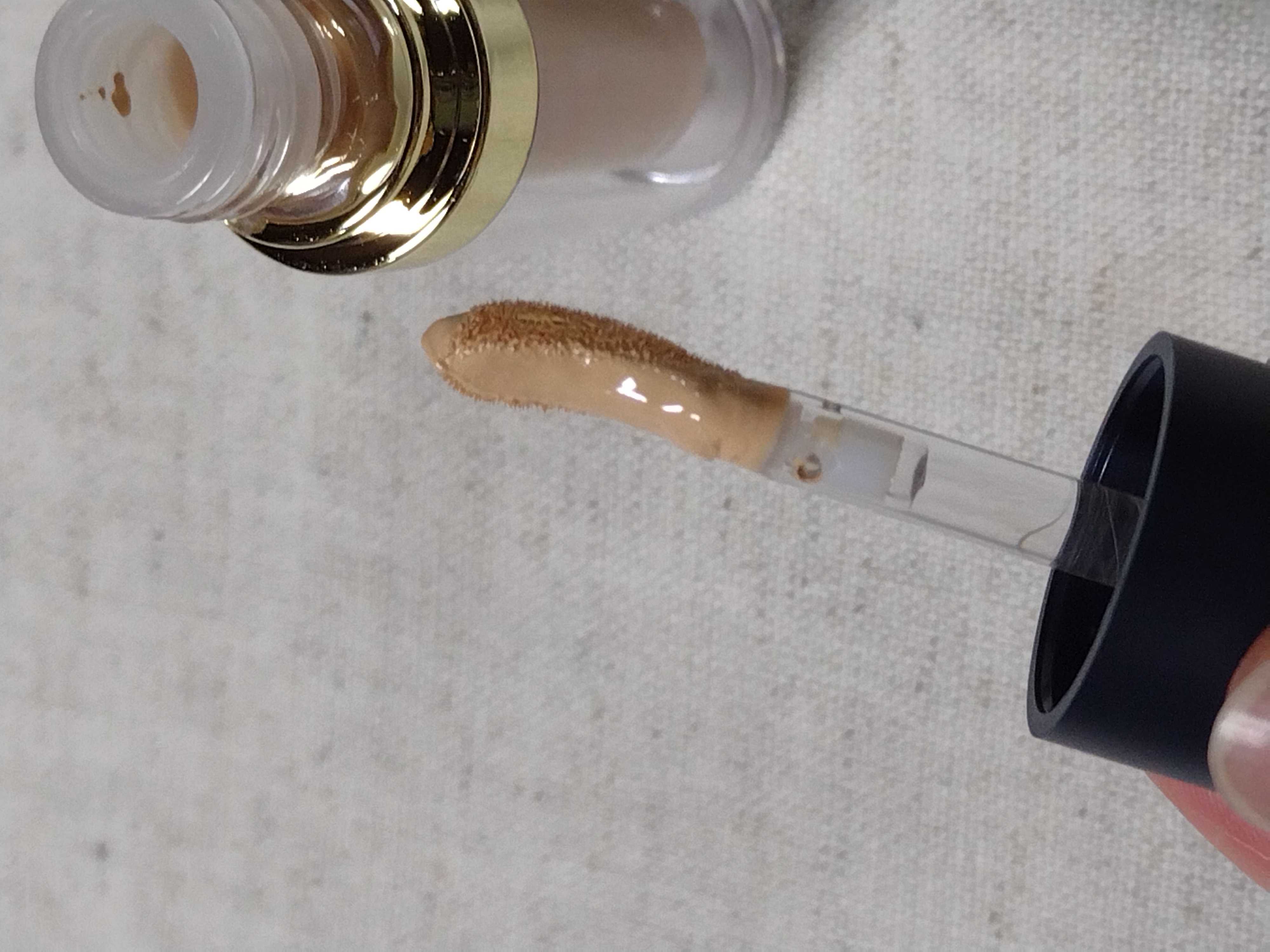 タトゥーウォータープルーフスカーコンシーラー/フォレンコス/リキッドコンシーラーを使ったクチコミ（3枚目）