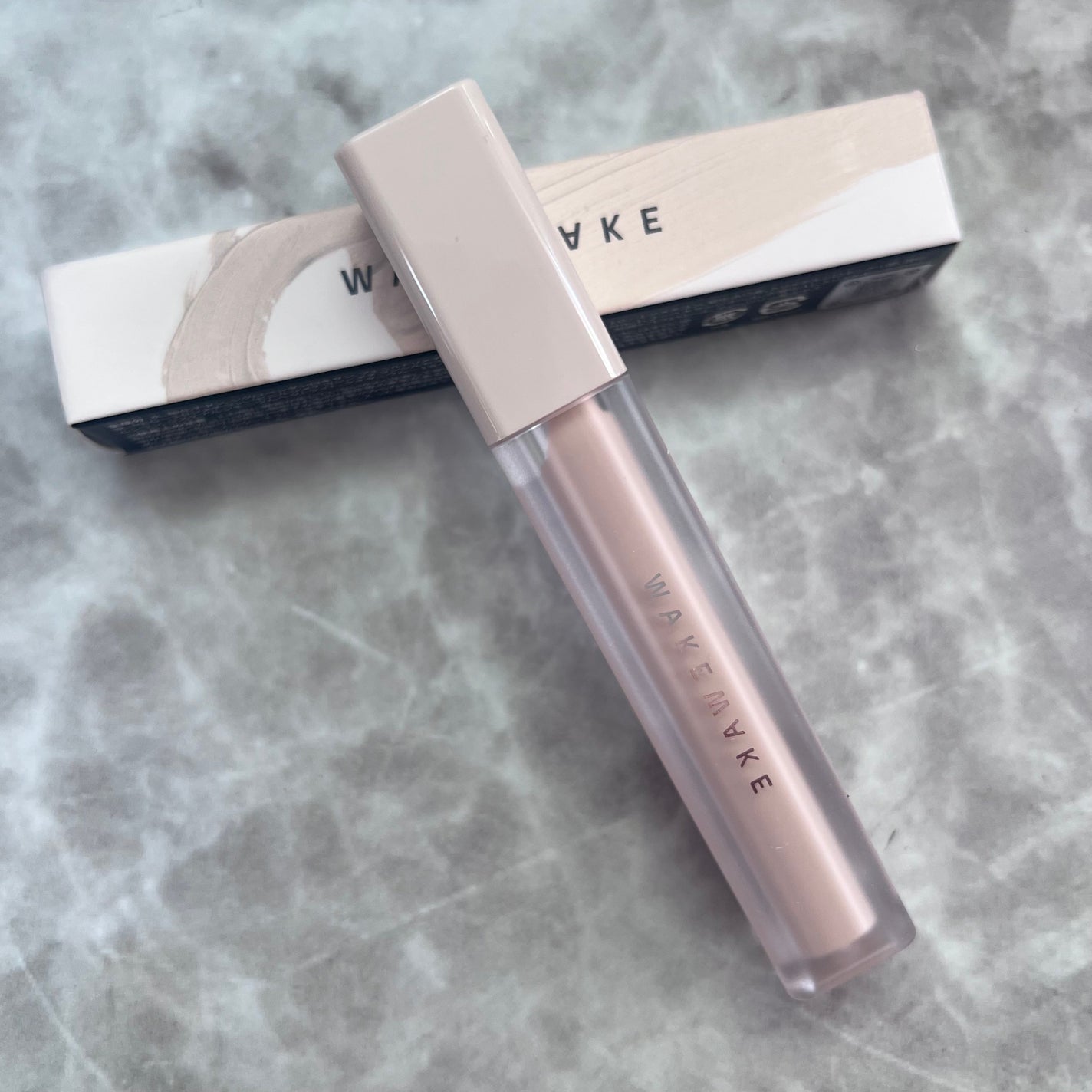 ディファイニングカバーコンシーラー/wakemake/リキッドコンシーラーを使ったクチコミ(1枚目)