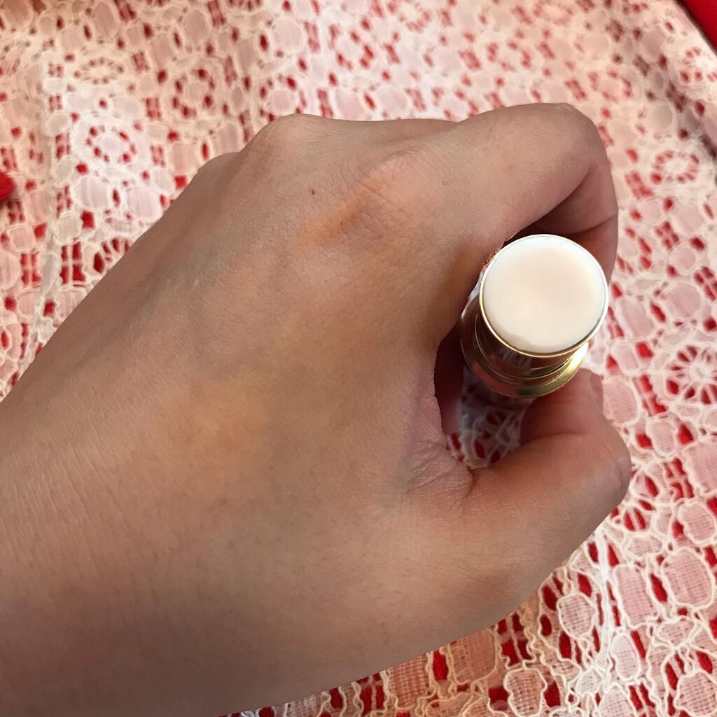 えり on LIPS 「クラブ エアリータッチ デイエッセンス💖ラ・フランスの香りに癒..」(3枚目)