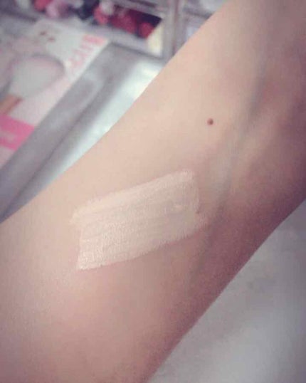 ラディアント タッチ/YVES SAINT LAURENT BEAUTE/リキッドコンシーラーを使ったクチコミ(4枚目)