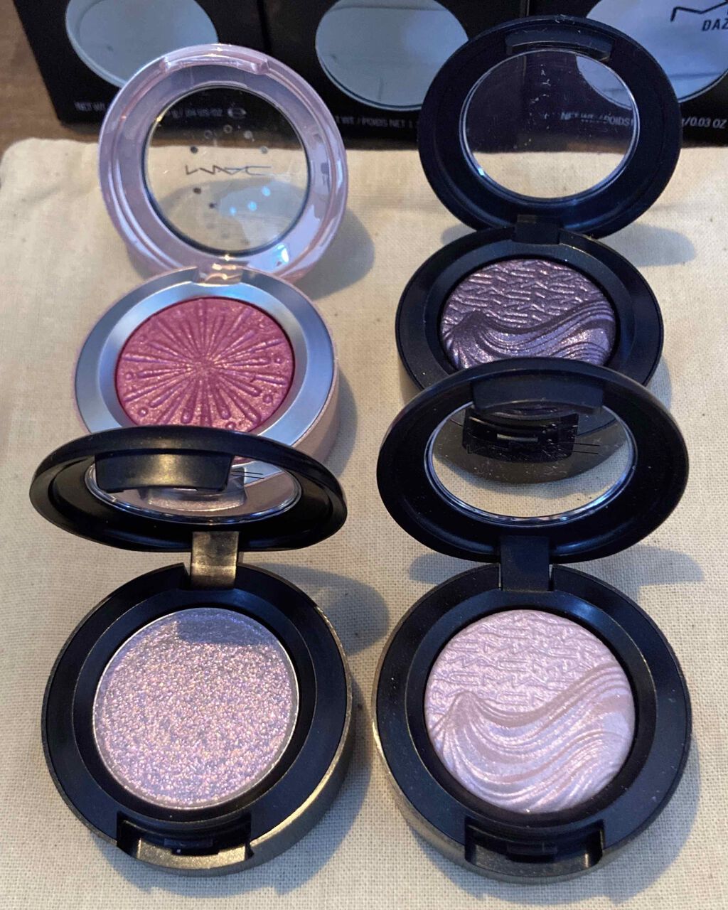 エクストラ ディメンション アイシャドウ グランド ギャラクシー/M・A・C/単色アイシャドウを使ったクチコミ（3枚目）