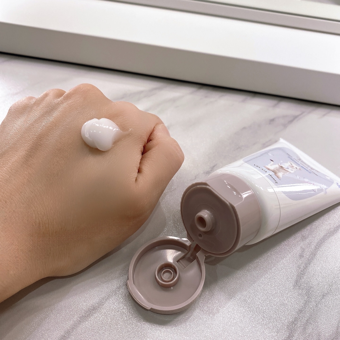 ワンダーハニー とろとろハンドクリーム すっきり果実のブラックティー/VECUA Honey/ハンドクリームを使ったクチコミ（3枚目）