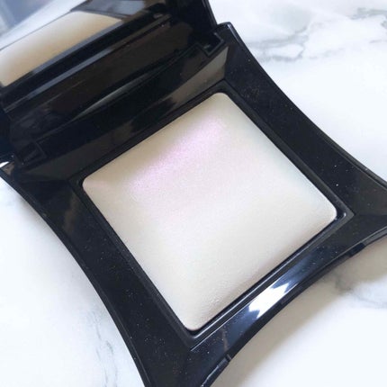 beyond powder/Illamasqua/パウダーハイライトを使ったクチコミ(1枚目)
