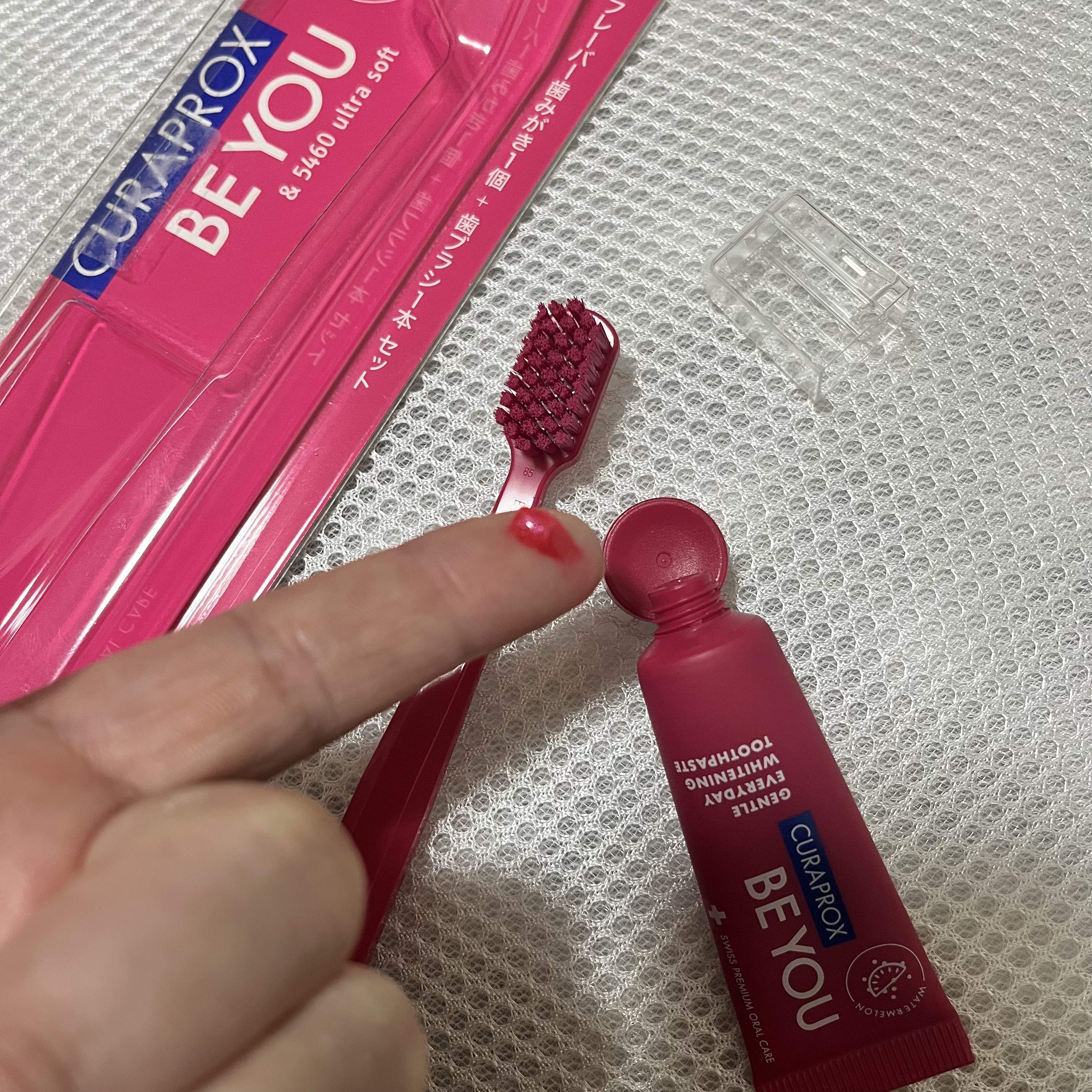 クラプロックスビーユー 歯ブラシ＋歯みがきパック　ピーチ＋アプリコット/CURAPROX/歯磨き粉を使ったクチコミ（3枚目）