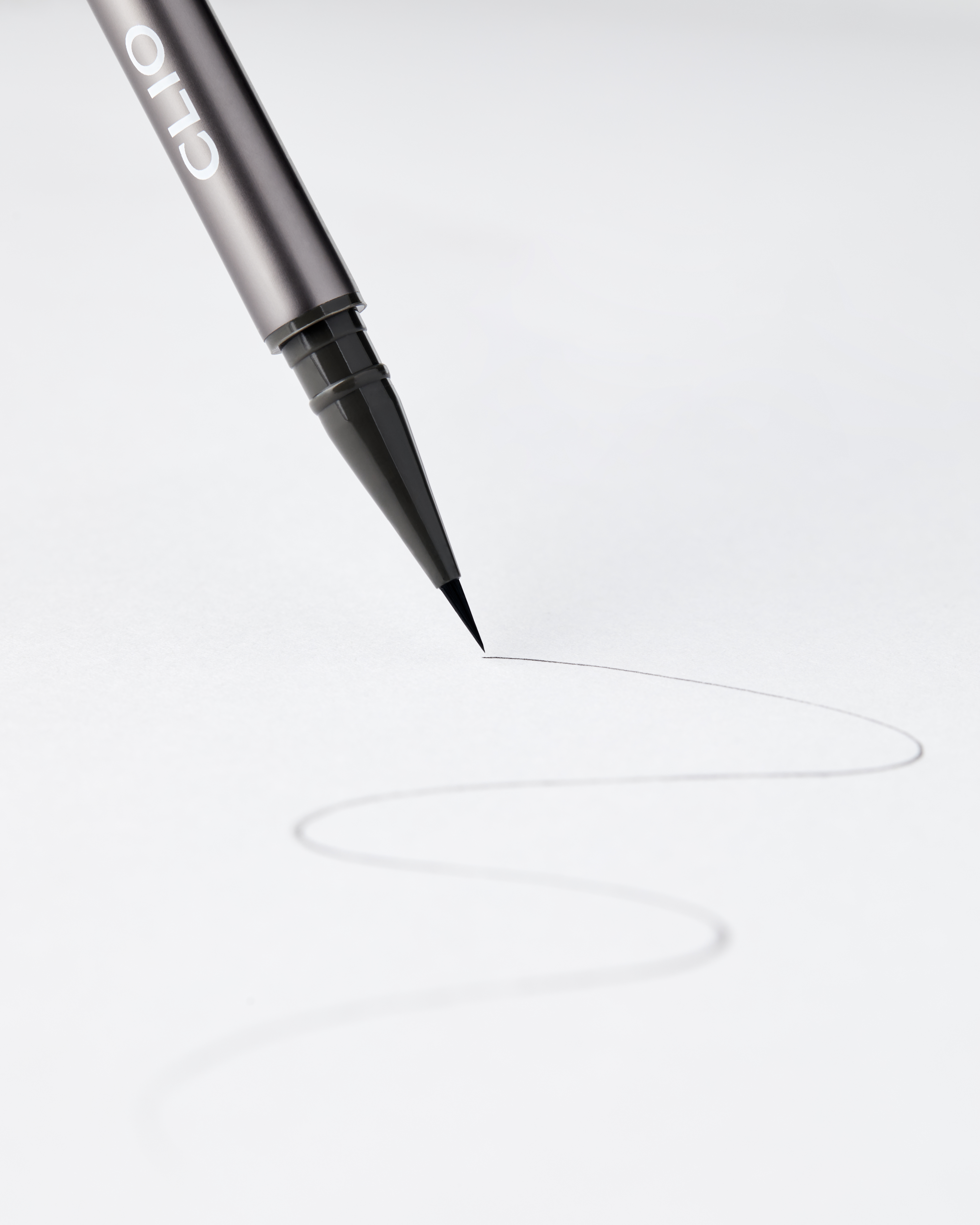 スーパープルーフ ブラッシュ ライナー キルアッシュ/CLIO/アイライナーを使ったクチコミ（3枚目）