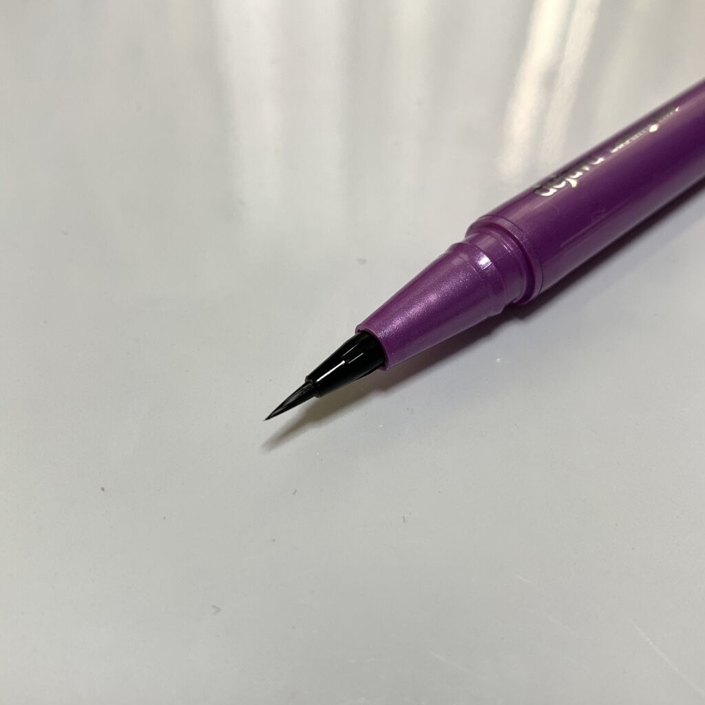 「密着アイライナー」ショート筆リキッド/デジャヴュ/リキッドアイライナーを使ったクチコミ（2枚目）