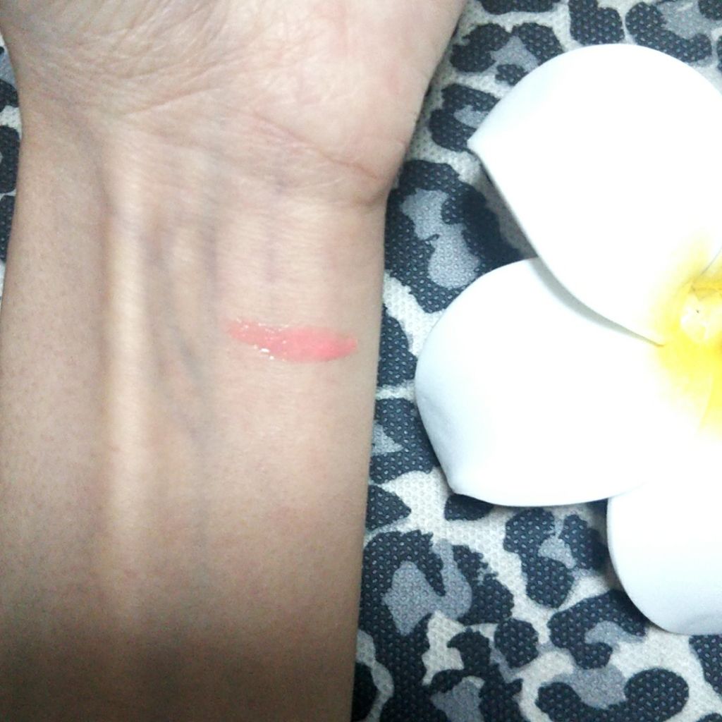 Blooming Kitty リップグロス/DAISO/リップグロスを使ったクチコミ（2枚目）