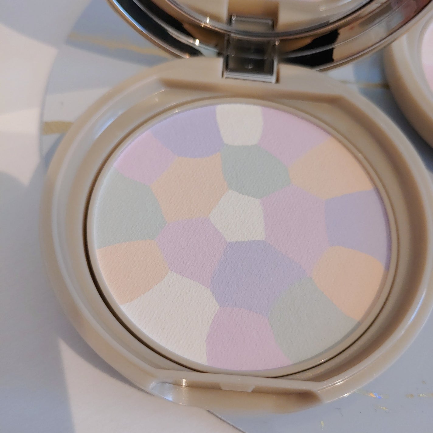 マシュマロフィニッシュパウダー ~Abloom~/キャンメイク/プレストパウダーを使ったクチコミ(3枚目)