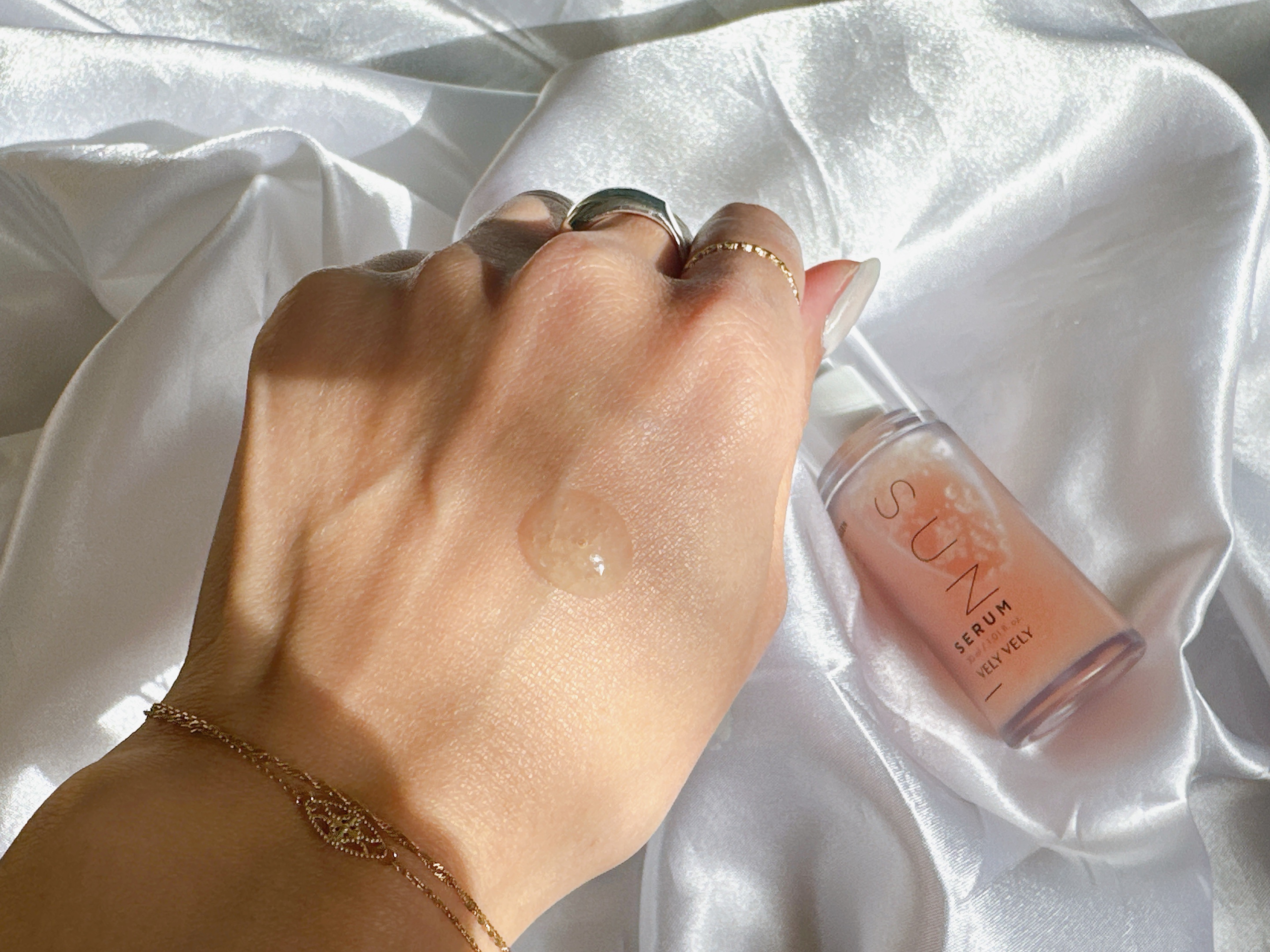 ビタミントーンアップサンセラム/VELY VELY/日焼け止めローションを使ったクチコミ（2枚目）