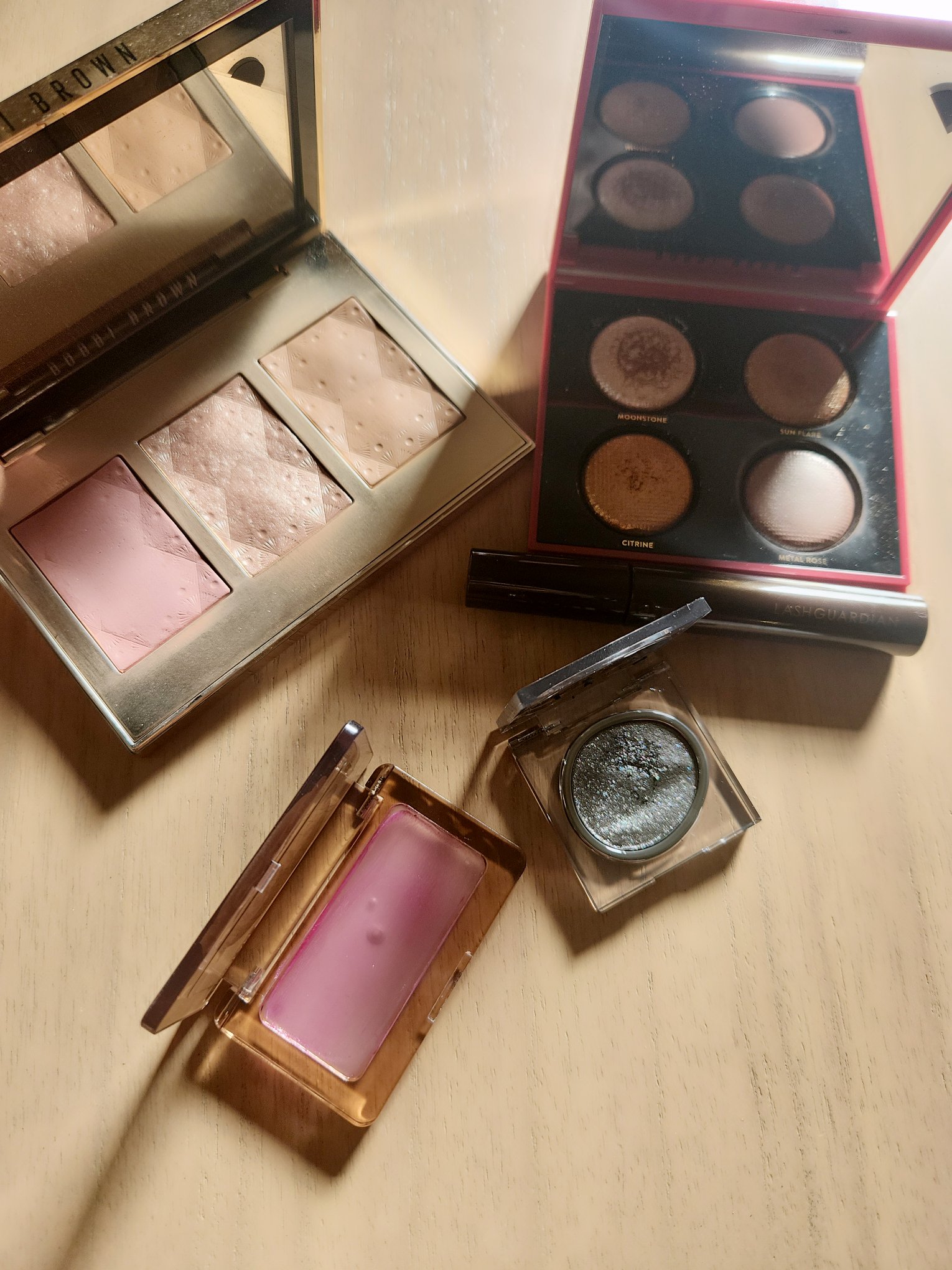 リュクス チーク & ハイライト パレット ローズグロウ/BOBBI BROWN/パウダーハイライトを使ったクチコミ（1枚目）