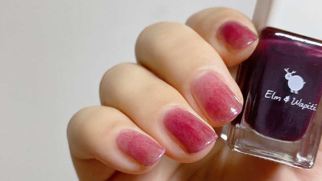 Elm&wapiti
パチパチシリーズ ネイルポリッシュ
CP31

ねえこれ凄い😭💘
これ1本で赤ブドウ🍇
あえてトップコート塗らずに繊維のざらつきを楽しむ。ムラも🍇のソレ感出るし、めちゃくちゃ可愛い！
1本でサッと塗って果物ネイ