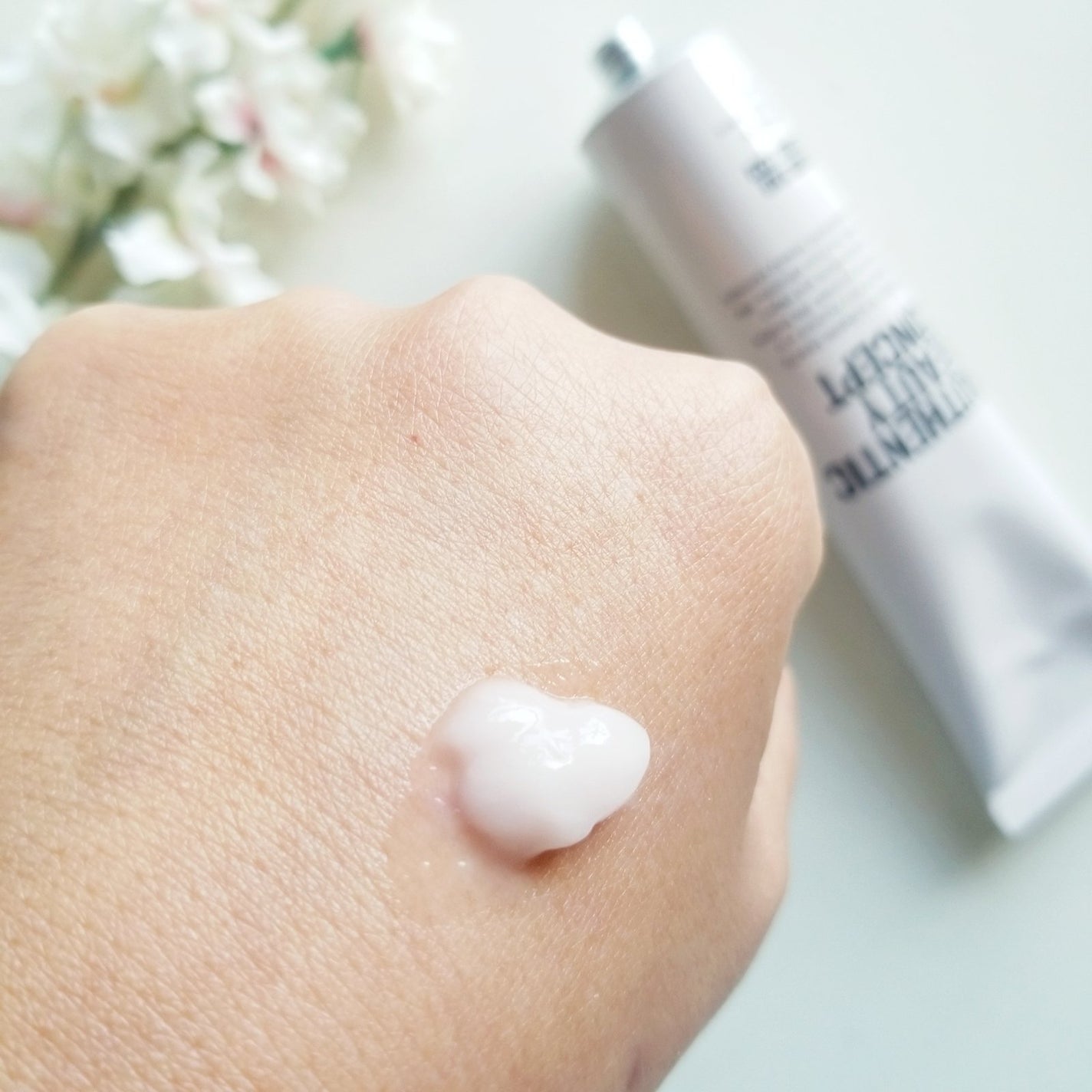 ハンド&ヘア ライトセラム/AUTHENTIC BEAUTY CONCEPT/ハンドクリームを使ったクチコミ(4枚目)