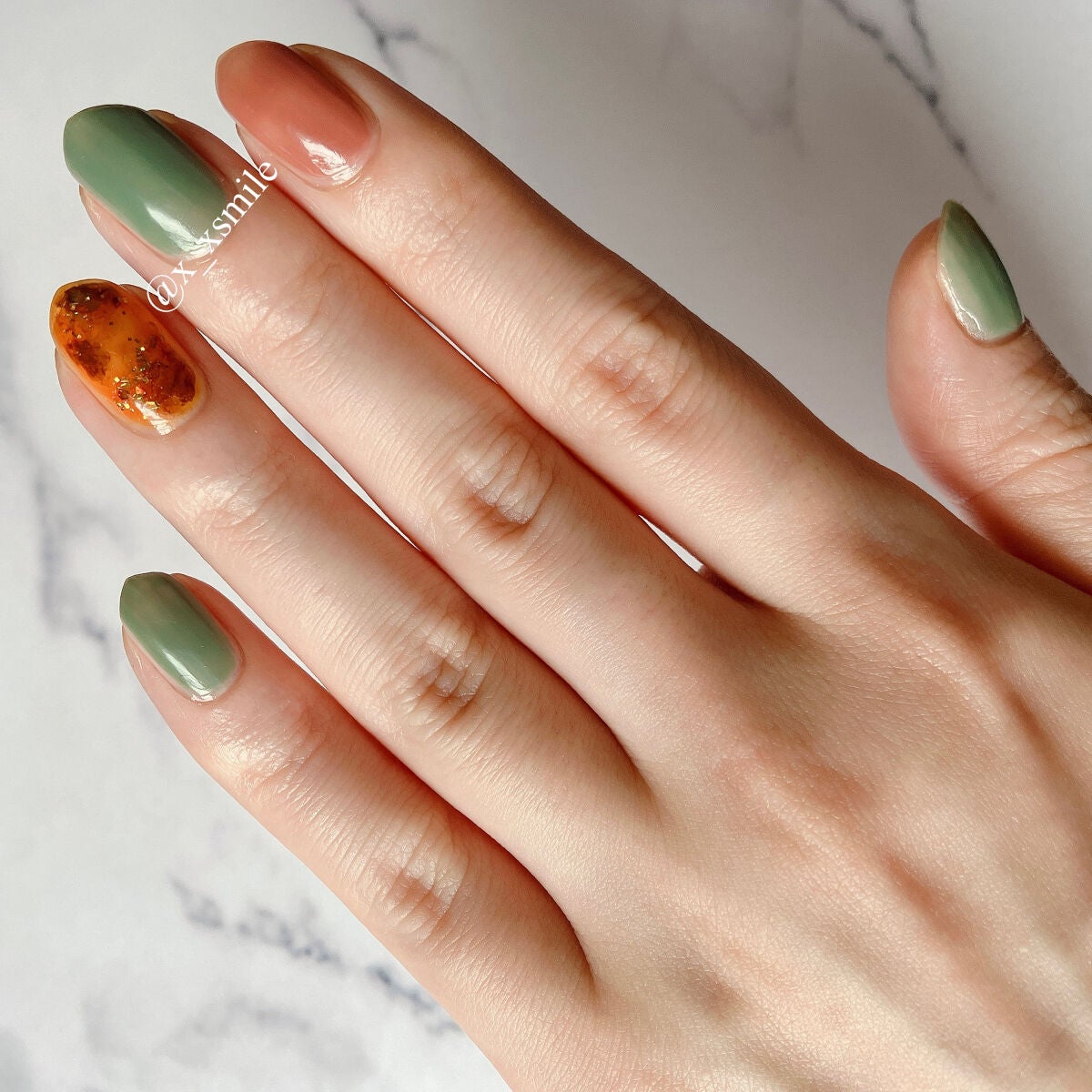 カラフルネイルズ/キャンメイク/マニキュアを使ったクチコミ(3枚目)