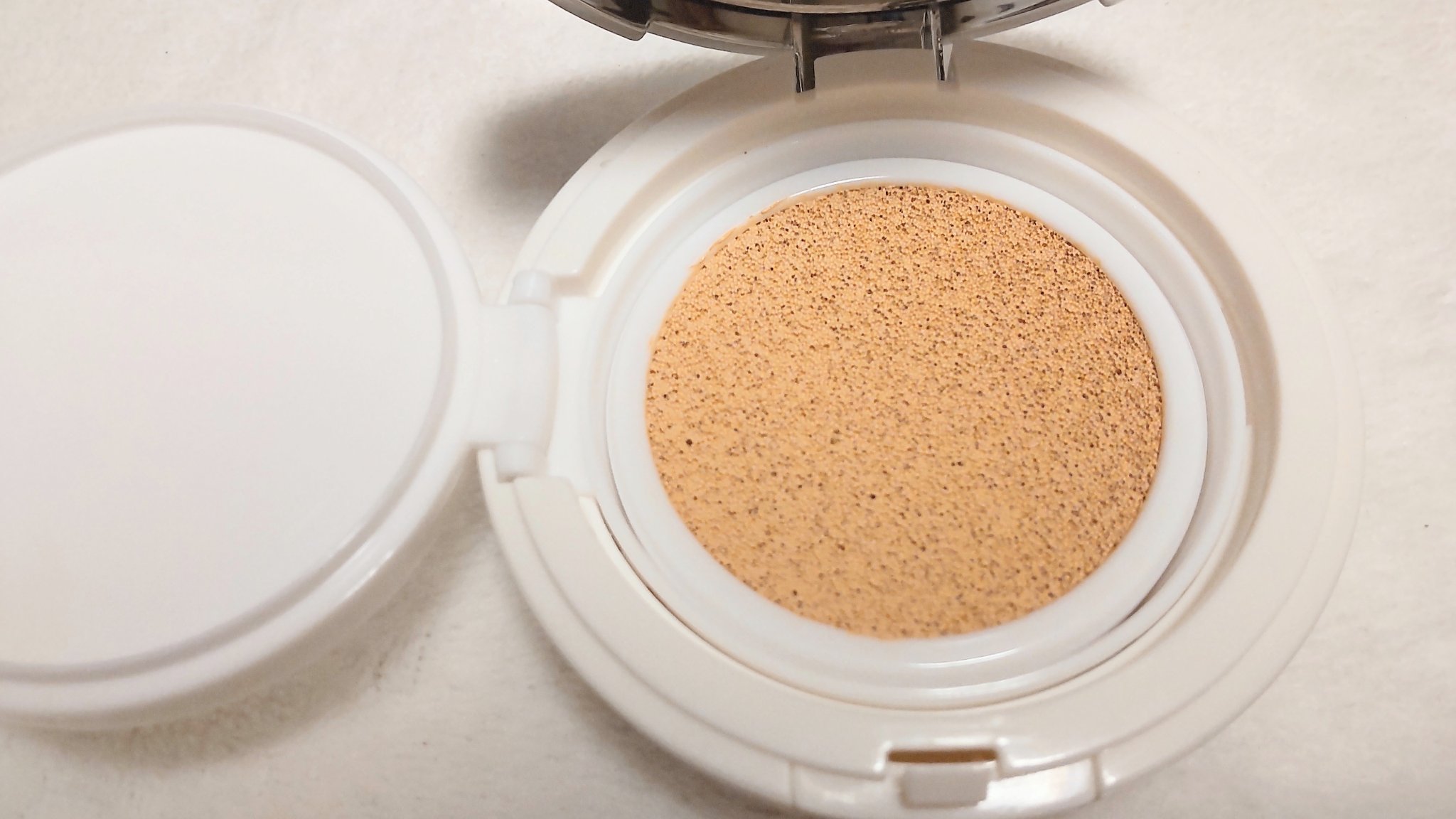 シカレシピセラムクッション/BEAUSTA/クッションファンデーションを使ったクチコミ（3枚目）