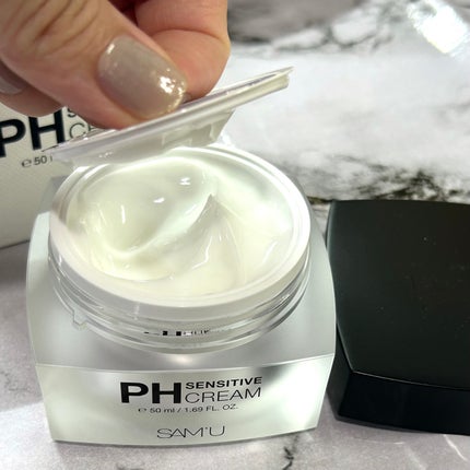 45 on LIPS 「<SAM'U>PHSENSITIVECREAM累計販売数130..」(4枚目)