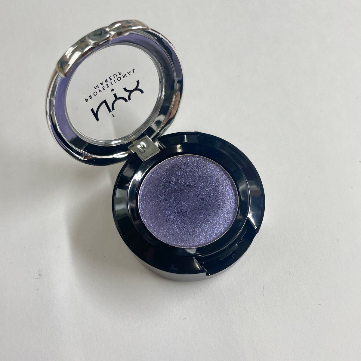 プリズマ シャドウ/NYX Professional Makeup/単色アイシャドウを使ったクチコミ（2枚目）