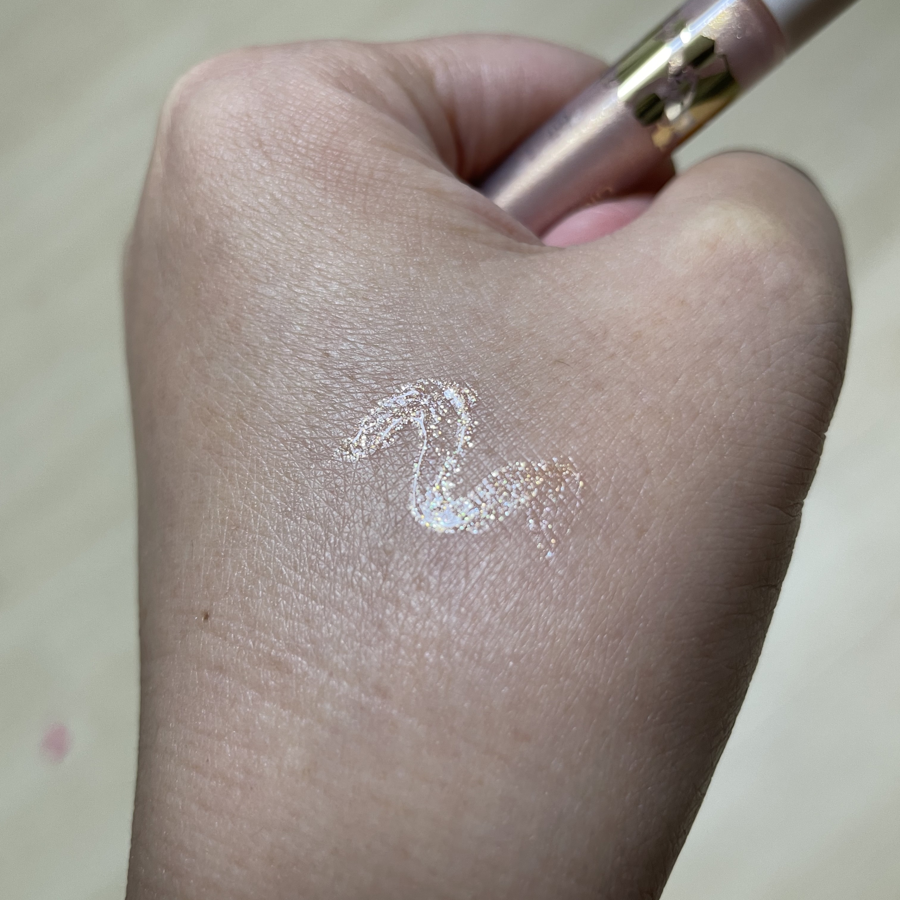 グロウリキッドライナー 20 ムーンベージュ/CEZANNE/リキッドアイライナーを使ったクチコミ（2枚目）