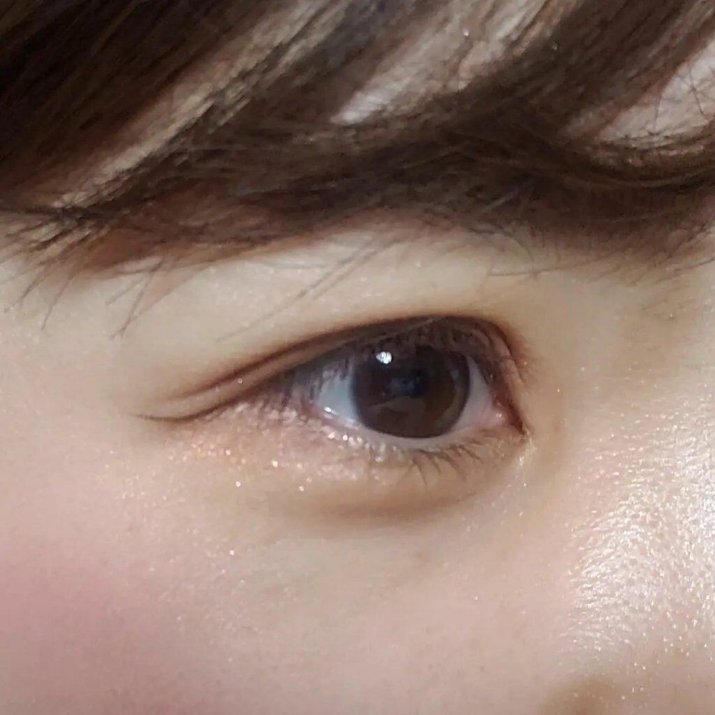 ダズルシャドウ/M・A・C/単色アイシャドウを使ったクチコミ（2枚目）