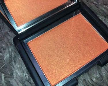 
NARS ブラッシュ 4020

ライトのみ加工無しの色味です🖍♥️

オレンジ🍊チーク
 ゴールドラメが可愛い🥺


インスタで見かけて思わず即購入しました🥺
イエベさん超おすすめオレンジチーク🥰
