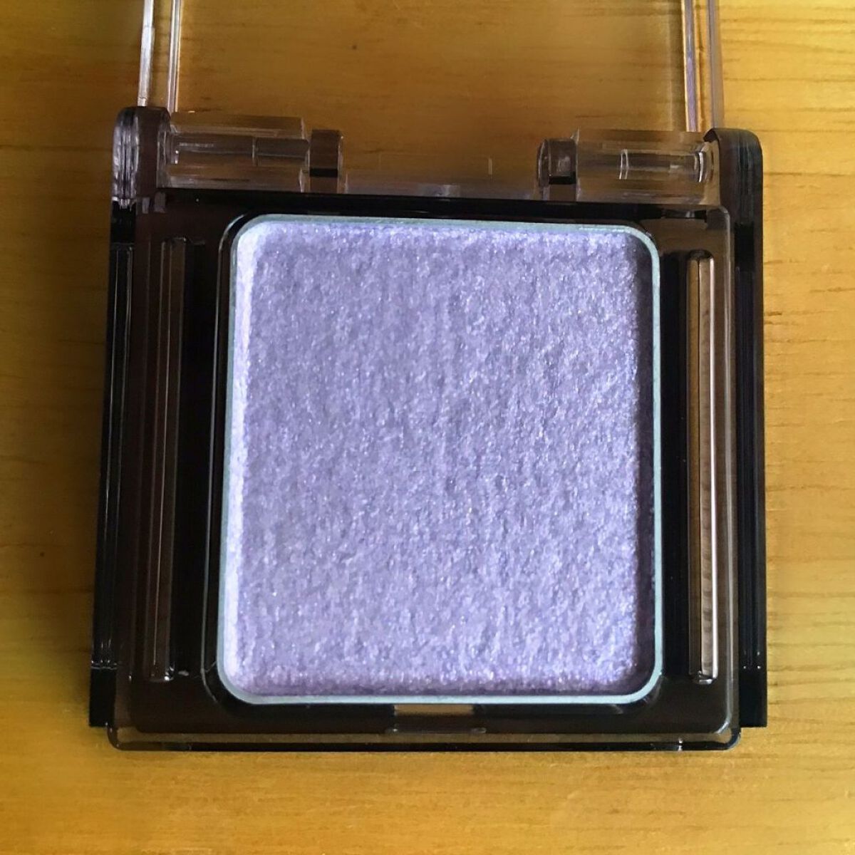  シアー グリッターアイズ 05 スノーフラワー(SNOW FLOWER)/KiSS/単色アイシャドウを使ったクチコミ（2枚目）