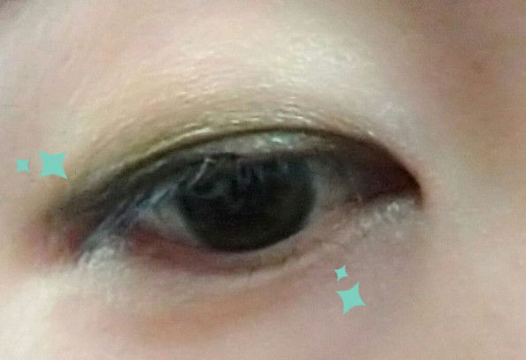 shu uemura （旧）プレスド アイシャドー (レフィル)のクチコミ「
三枚目以降まぶた写真注意！

おはようございます✨
やっと土曜…！
今日のりきったらやっと休.....」（3枚目）