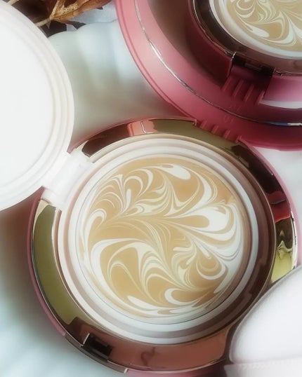 ヴェールヌーディ エッセンスパクトグロウ/AGE20’s/クリーム・エマルジョンファンデーションを使ったクチコミ(4枚目)