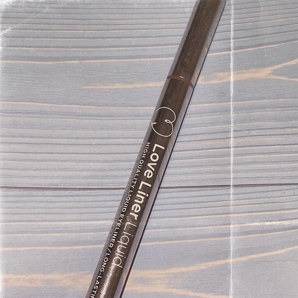 リキッドアイライナーR4/ラブ・ライナー/リキッドアイライナーを使ったクチコミ(1枚目)