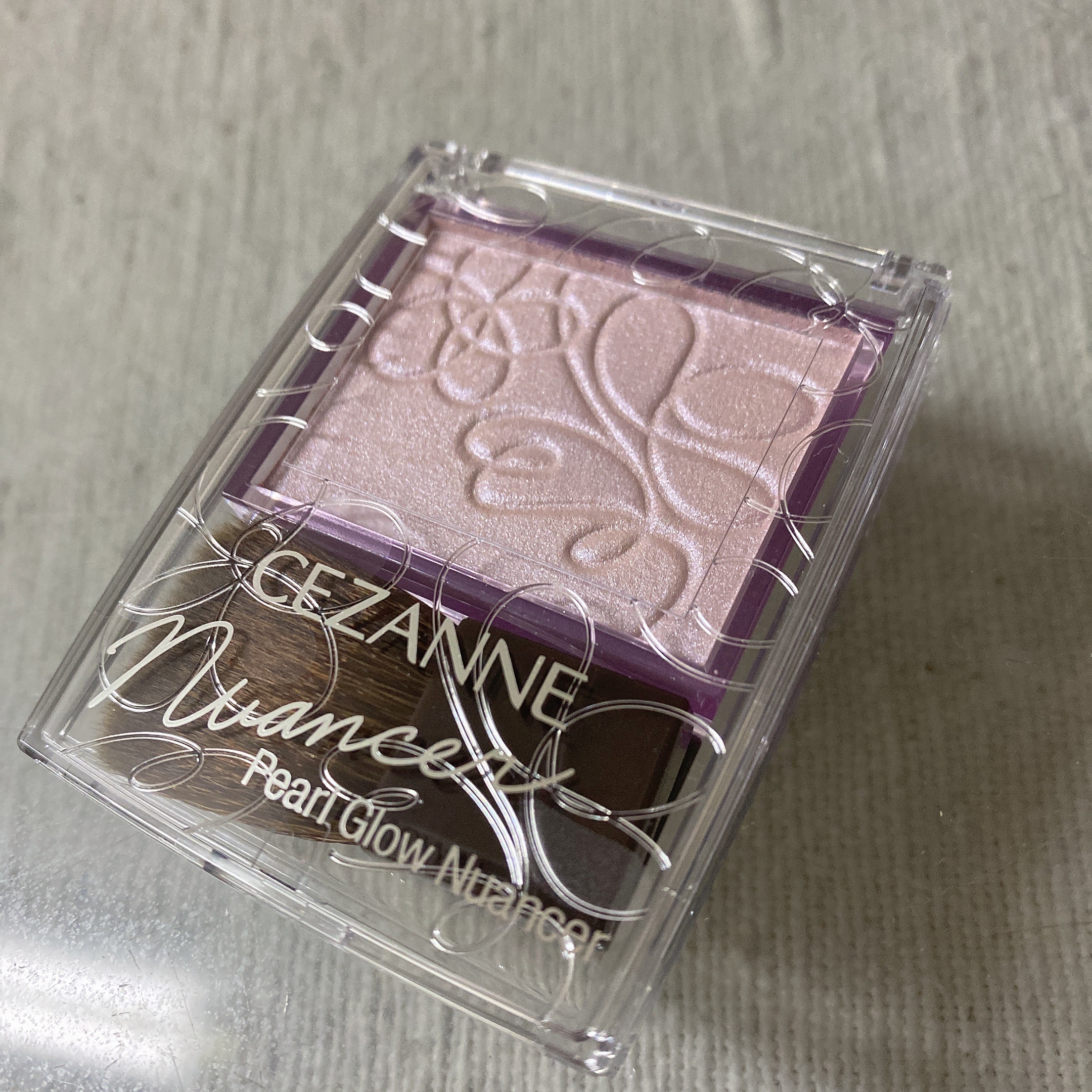 パールグロウニュアンサー/CEZANNE/パウダーハイライトを使ったクチコミ（1枚目）